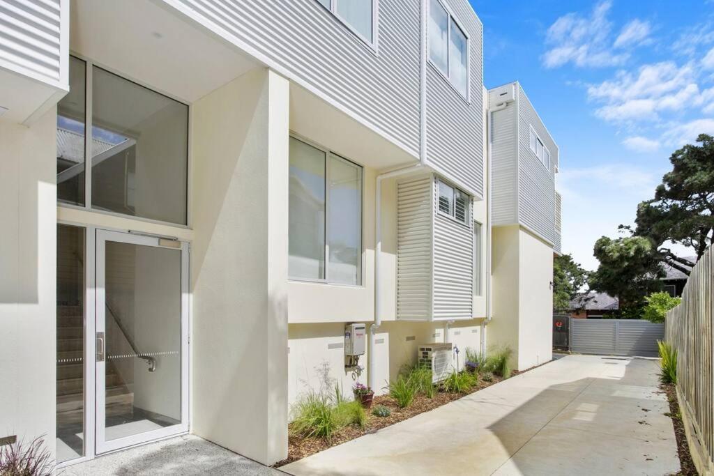 Apartment Beachside Living With Sea Views At The Pines Ocean Grove